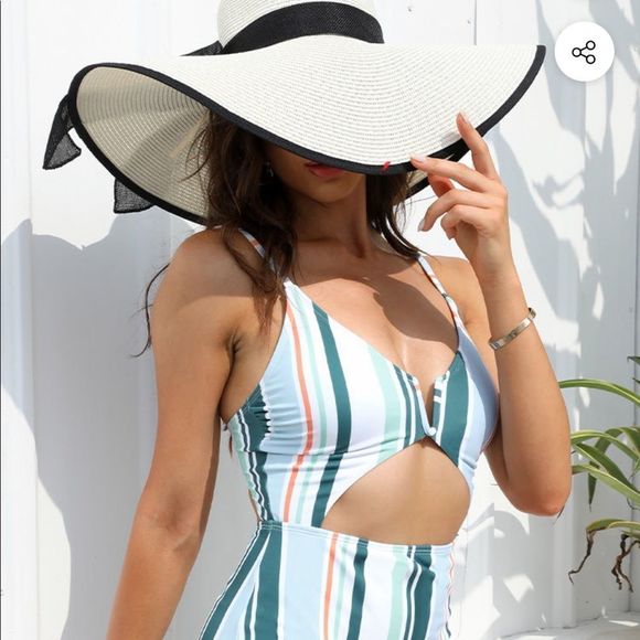 New with Tags Cupshe Wire Cutout One-piece Bathing Suit L - Picture 4 of 5